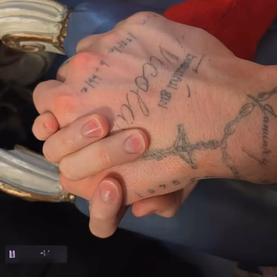 silent-feud-the-digital-blockade-and-festive-tensions-in-the-beckham-dynasty-image-2